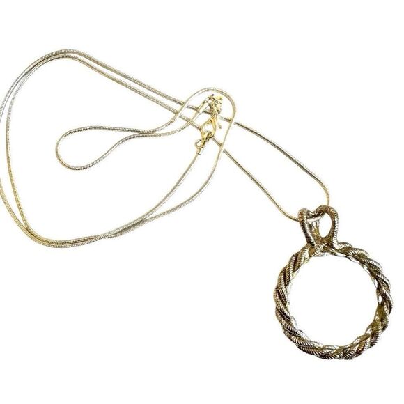 Silver tone open circle vintage pendant necklace - Picture 7 of 8